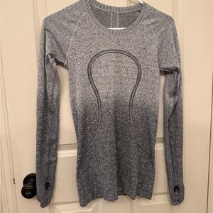 Woman’s lululemon swiftly